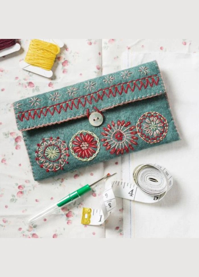 Corinne Lapierre Sewing Pouch Felt Craft Kit